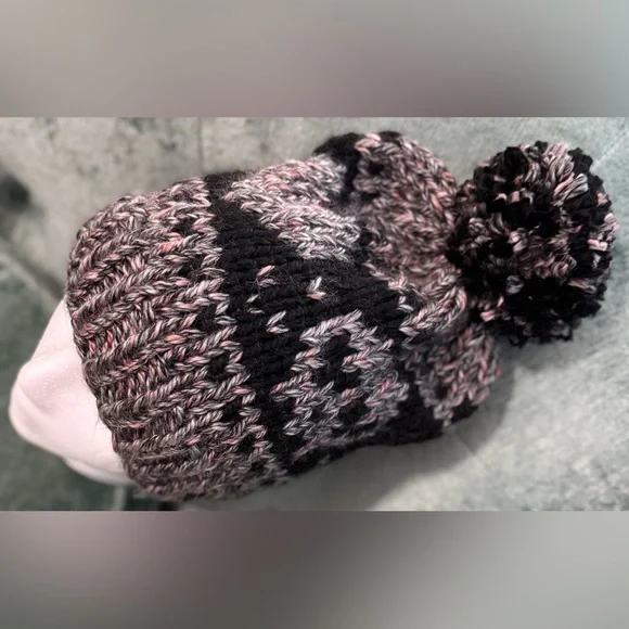 Handmade Hand Crafted Adult Knit Skull and Heart hat black gray and pink - Picture 4 of 5